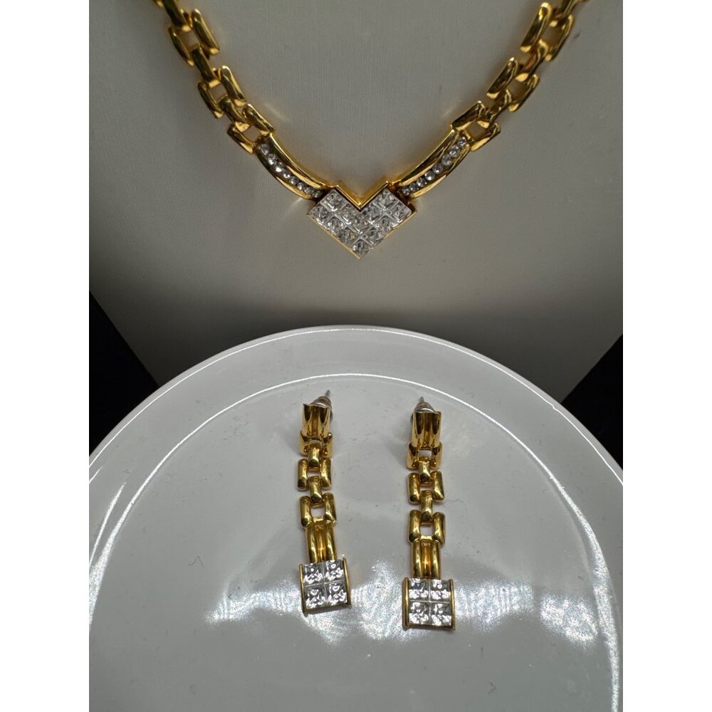Gold Toned Chain Necklace & Earrings Set With Rhinestone Accents Elegant Jewelry - Picture 2 of 7